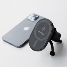 Load image into Gallery viewer, Momax Q.Mag Mount Magnetic Wireless Charging Car Mount
